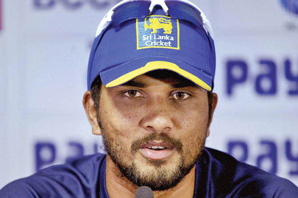 श्रीलंका के कप्तान चंडीमल पर गेंद से छेड़छाड़ का आरोप
