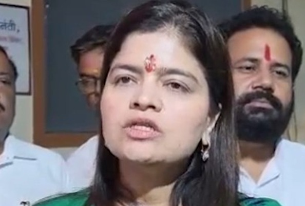 भारत तोड़ने वाले छात्रों के खिलाफ सख्त कार्रवाई होनी चाहिए : पूनम महाजन 
