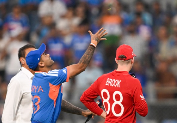 टी 20 वर्ल्ड कप: सेमीफाइनल में इंग्लैंड ने टॉस जीतकर गेंदबाजी चुनी, भारतीय टीम में कोई बदलाव नहीं