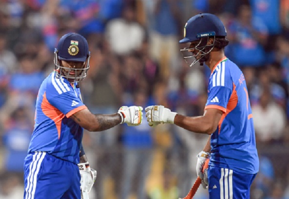 टी 20 वर्ल्ड कप : भारत-पाकिस्तान के बीच हाई-वोल्टेज मैच पर बारिश का खतरा 