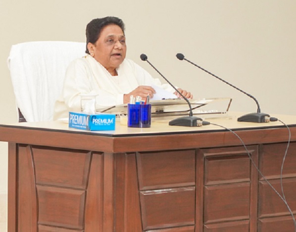 महिला सम्मान और संवैधानिक मर्यादाओं से खिलवाड़ दुर्भाग्यपूर्ण : मायावती