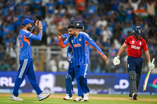 टीम इंडिया ने सेमीफाइनल में इंग्लैंड को 7 रनों से हराया, खिताबी मुकाबले में न्यूजीलैंड से होगी भिड़ंत
