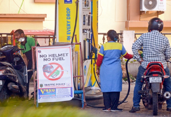 सामान्य पेट्रोल की कीमतों में कोई बढ़ोतरी नहीं होगी, एलपीजी सप्लाई सुनिश्चित करने के सभी प्रयास जारी : सरकार