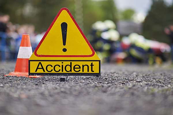 हैदराबाद में सड़क दुर्घटना में 3 युवकों की मौत