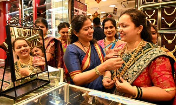 ट्रंप की ईरान संबंधी चेतावनी से कीमती धातुओं में बड़ी गिरावट, सोना 3.6 प्रतिशत फिसला तो चांदी 7 प्रतिशत से ज्यादा गिरी