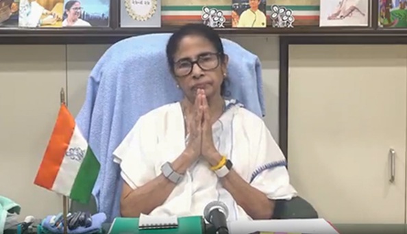 टीएमसी के नाम और चुनाव चिन्ह पर घमासान: ईसीआई आज सुनेगा दोनों गुटों का दावा 
