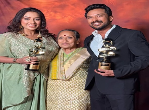 टीवी की अनुपमा ने अपने नाम किया आइकॉनिक गोल्ड अवॉर्ड, खुशी से गदगद अभिनेत्री
