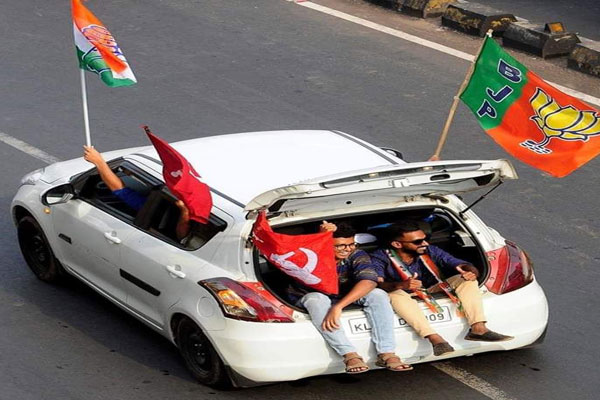 वायरल फोटो : केरल में राजनीतिक द्वेष के बीच तीन झंडों वाली कार ने जीता दिल !