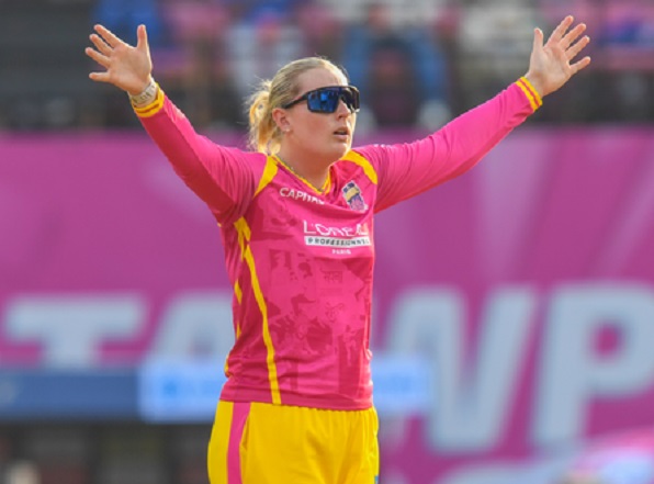 WBBL सीजन 12: एडिलेड स्ट्राइकर्स में लौटीं सोफी एक्लेस्टोन, जानिए कैसा रहा है रिकॉर्ड