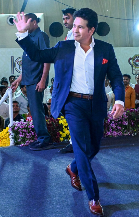 महिला टेस्ट मैच: ऐतिहासिक दिन से पहले सचिन तेंदुलकर ने भारतीय टीम में जोश भरा
