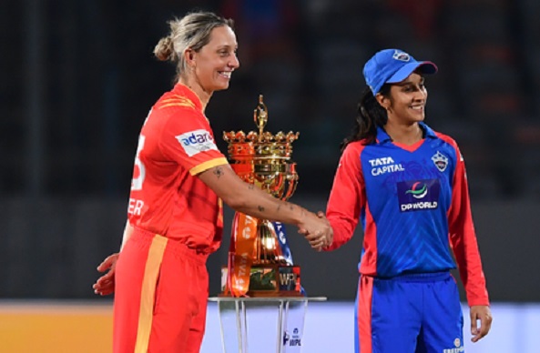 WPL : एलिमिनेटर मैच में दिल्ली कैपिटल्स ने टॉस जीता, पहले बल्लेबाजी करेगी गुजरात जायंट्स 