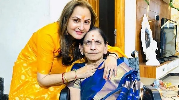 आप मेरी ताकत हैं, मां की पुण्यतिथि पर भावुक हुईं जया प्रदा