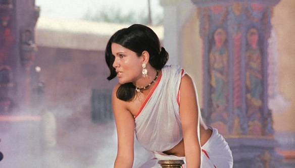 जीनत अमान ने बताया हम किस भ्रम में जी रहे हैं, जिंदगी साफ-सुथरी नहीं होती, सब गड़बड़ है   
