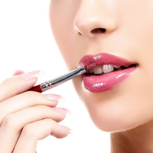 5 Tips:लिप्स पर lip gloss रहे 10 to 5