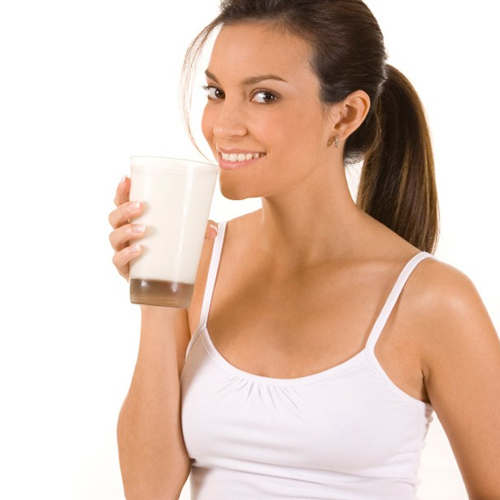 क्या आप जानते हैं गर्म दूध पीने के ये 7 फायदे 