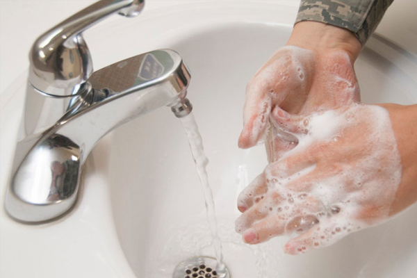 COVID 19 से मुकाबले के लिए 75 फीसदी लोग धो रहे हाथ : सर्वे
