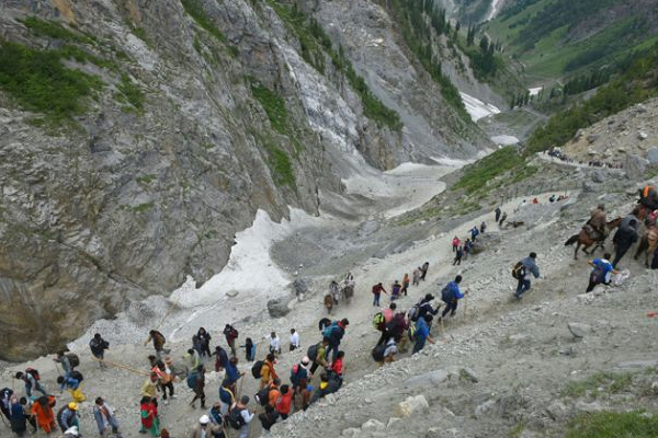 जुलाई के महीने में शुरू होगी अमरनाथ यात्रा, जरूरी है ट्रैवल से जुड़ी ये बातें