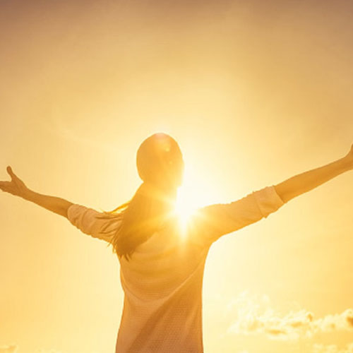 सर्दियों में धूप सेंकना न सिर्फ आरामदायक, बल्कि सेहत के लिए भी है वरदान, जानिए कैसे!
