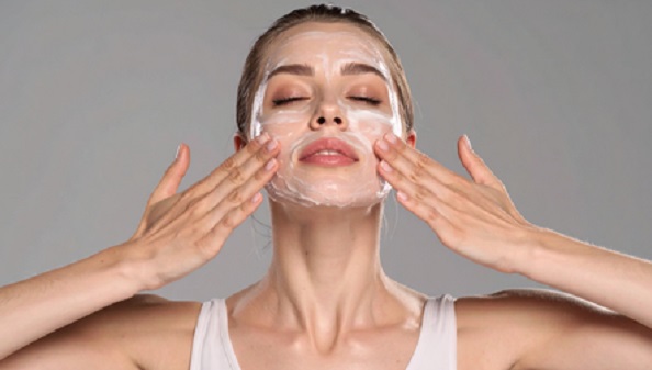 Beauty Tips: ब्लैकहेड्स और व्हाइटहेड्स से हैं परेशान तो छुटकारा दिलाने में मदद कर सकता है चावल का यह घरेलू उपाय