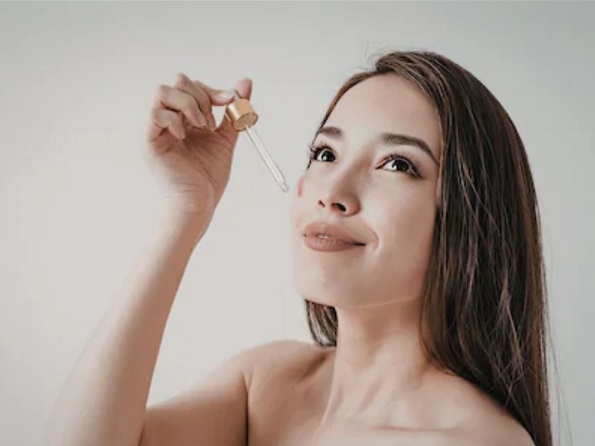 Beauty Tips: महंगे सीरम के बाद भी चेहरे पर नहीं है चमक तो बदलें अपना तरीका ये 3 गलतियां छीन रही हैं आपके चेहरे का निखार