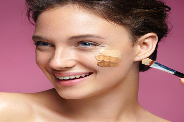 Beauty Tips: मेकअप से पहले स्किन टिंट या फाउंडेशन? सही बेस चुनने से बदलेगा पूरा लुक