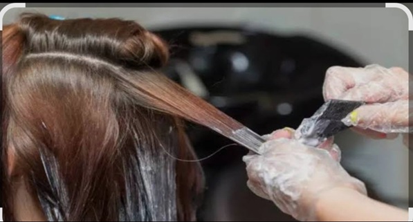 Beauty Tips : ब्यूटी ट्रेंड या बालों से दुश्मनी जरूरत से ज्यादा ब्लीच कराने से पहले पढ़ लें यह जरूरी खबर