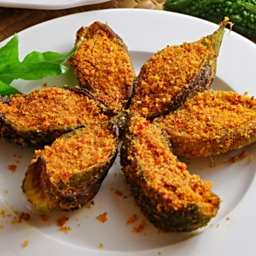 खाने में कड़वा लगता है करेला, तो इस ट्रिक से बढ़ा लीजिए स्वाद