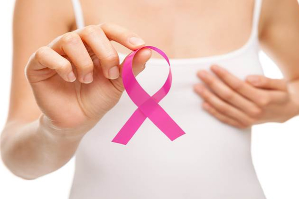 स्तन कैंसर से बढ़ जाता है हृदय रोग का खतरा