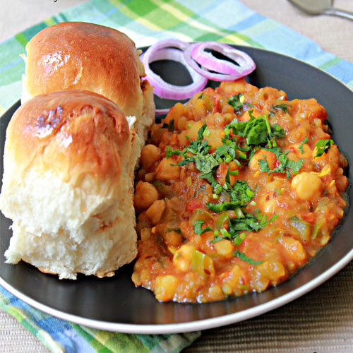 मजेदार और खास अंदाज में पावभाजी का मजा-Pav Bhaji