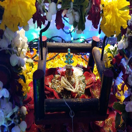  #Janmashtami: कुछ इस तरह सजाये मन्दिर और कान्हा को!  