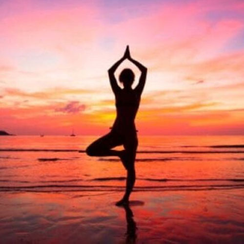 शारीरिक और मानसिक स्वास्थ्य के लिए कुछ वक्त देना ही काफी, रोजाना सूर्य नमस्कार के अद्भुत फायदे
