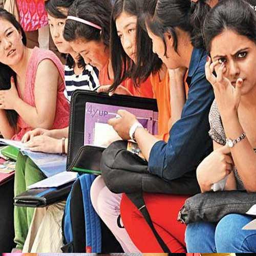  छात्रों के लिए दिल्ली यूनिवर्सिटी में लगाई गई Help desk! 