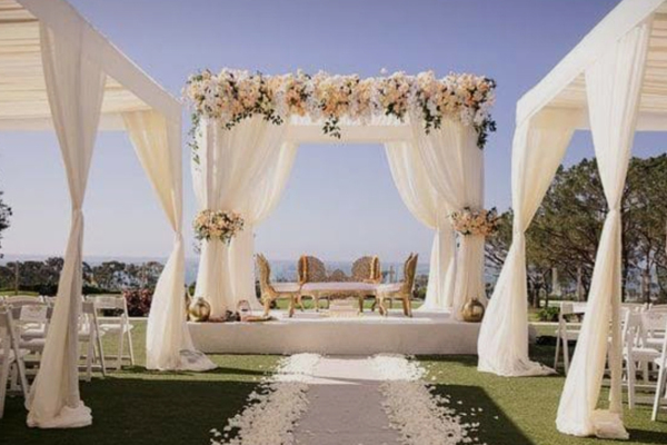कम बजट में सपनों जैसी शादी का स्टेज सजाने के आसान और शानदार तरीके