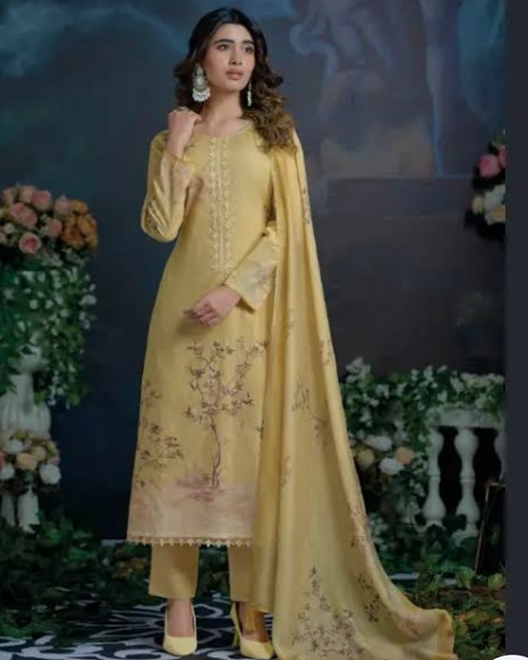 Fashion Funda :  ऑफिस फैशन में चार चांद लगा देंगे ये 7 लाइटवेट सलवार सूट्स