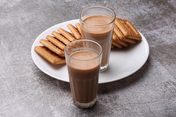 चाय के साथ बिस्किट छोड़िए, इन आसान डेजर्ट्स से बनाएं शाम को खास