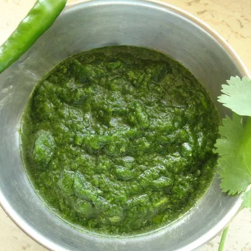 मुंह का स्वाद बदल देगी हरी मिर्च और लहसुन की चटनी, जानिए क्या है आसान रेसिपी