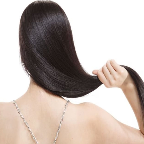 Hair Care Tips: घर पर ही बालों को दें शाइन और मजबूती, ये हैं आसान तरीके