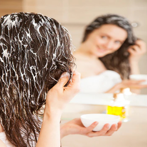 Hair Care Tips: बिल्कुल नहीं बढ़ रही है बालों की लंबाई, तो दही से बनाएं नेचुरल हेयर केयर मास्क