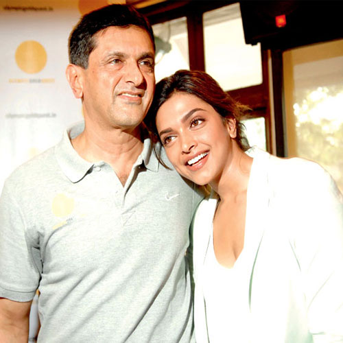 B-Town:हॉट Daughters के कूल फादर्स 