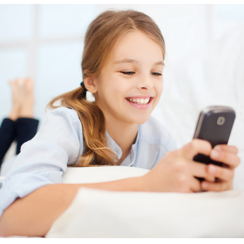 बच्चों के खतरनाक साबित हो सकता हैं स्मार्टफोन के प्रति अत्याधिक लगाव 