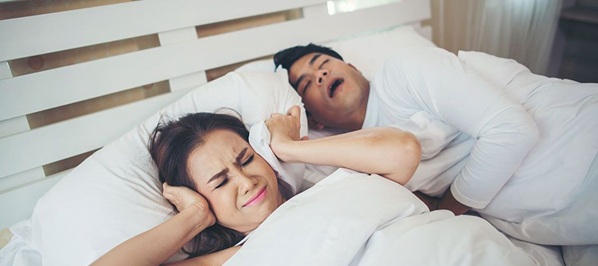 Health Advice : क्या आप भी खर्राटों से परेशान हैं, यहां जानिए बचने का आसान उपाय
