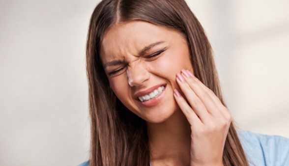 Health Tips :  लौंग से लेकर नमक के पानी तक, इन घरेलू उपायों से कम करें दांतों का दर्द
