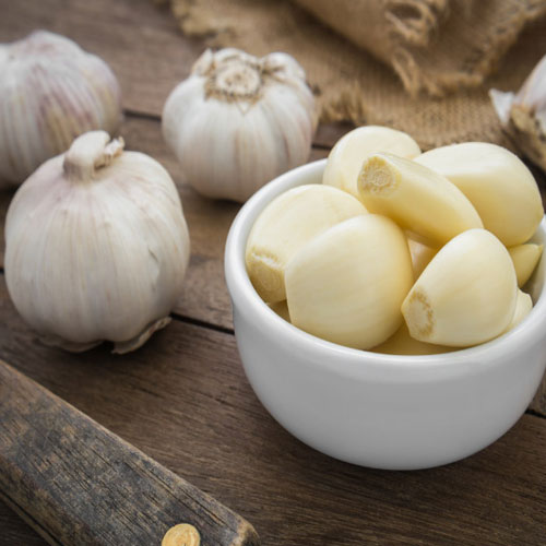 Health Tips: कोलेस्ट्रॉल कम कर सकता है लहसुन, इन तरीकों से करें सेवन