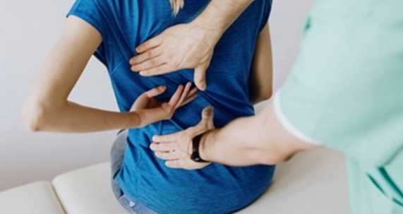 Health Tips : लंबे समय तक बैठने से है पीठ दर्द और अकड़न की समस्या तो छोटा ब्रेक देगा बड़ी राहत
