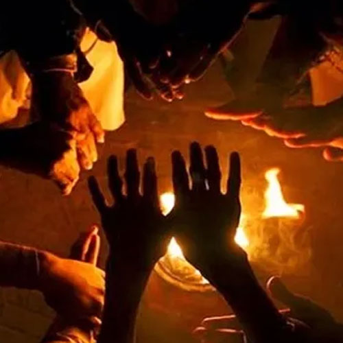 Health Tips: सर्दियों में लोग खूबसेकते हैं आग, शरीर को होते हैं नुकसान