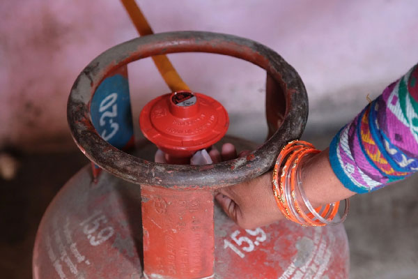 कितना बचा है सिलेंडर में गैस, इन आसान तरीकों से लगा सकते हैं पता
