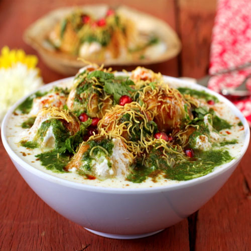 चटपटा स्वाद दही भल्ला के साथ...-Dahi Bhalla recipe