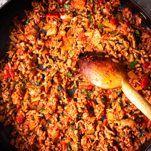 आलू गोभी खा-खाकर हो गए हैं बोर, तो ट्राई करें गोभी का कीमा