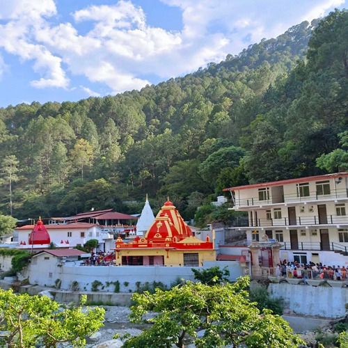 नीम करोली बाबा के यहां घूमने का बना रहे हैं प्लान, तो जानिए कैसे पहुंचे