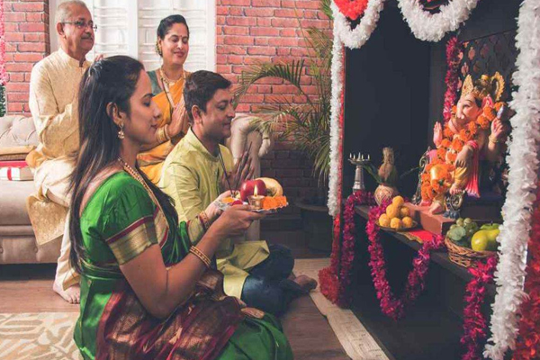 घर में रोज पूजा नहीं कर पाते तो आस्था से जुड़ने के ये आसान तरीके अपनाएं